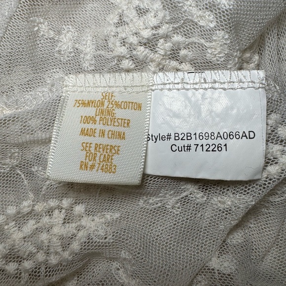 ADIVA Boho Lace Cream Sleeveless Blouse, Double Layered - Picture 6 of 6